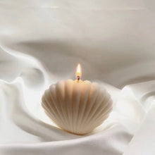 Load image into Gallery viewer, White Shell Candle 🐚