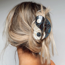 Load image into Gallery viewer, Yin Yang Hair Claw ☯️