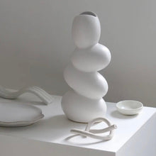 Load image into Gallery viewer, Ceramic Vase 🥚