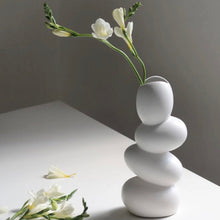 Load image into Gallery viewer, Ceramic Vase 🥚