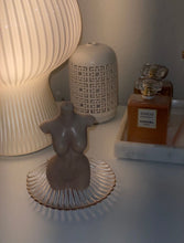 Load image into Gallery viewer, Glass Seashell Tray with Gold Rim 🐚