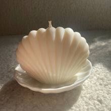 Load image into Gallery viewer, White Shell Candle 🐚