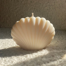 Load image into Gallery viewer, White Shell Candle 🐚
