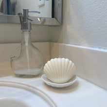 Load image into Gallery viewer, White Shell Candle 🐚