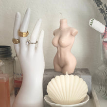 Load image into Gallery viewer, White Shell Candle 🐚