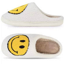 Load image into Gallery viewer, Smiley Face Slippers 😃
