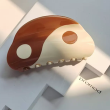 Load image into Gallery viewer, Yin Yang Hair Claw ☯️
